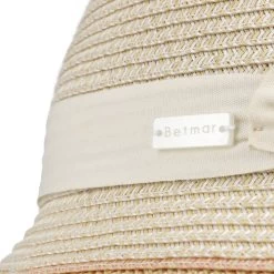 Tricia Cloche Stoffhut By Betmar -Modehutgeschäft Tricia Cloche Stoffhut by Betmar natur.62425 4rf40