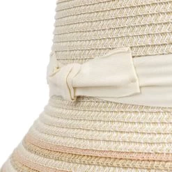 Tricia Cloche Stoffhut By Betmar -Modehutgeschäft Tricia Cloche Stoffhut by Betmar natur.62425 5rf40