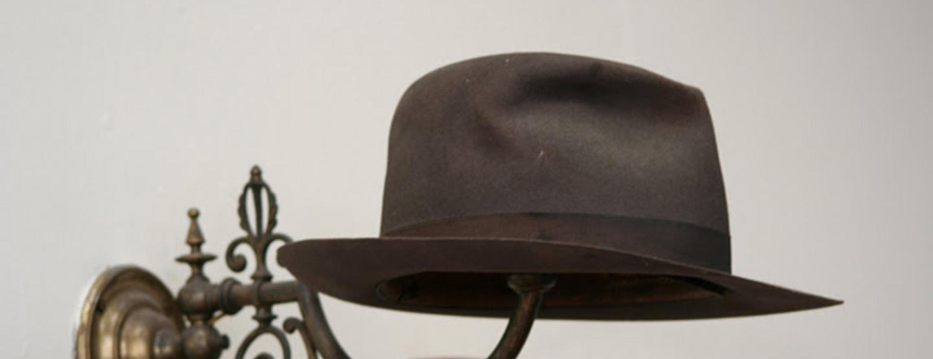 Modehutgeschäft -Modehutgeschäft hat 21182 1920